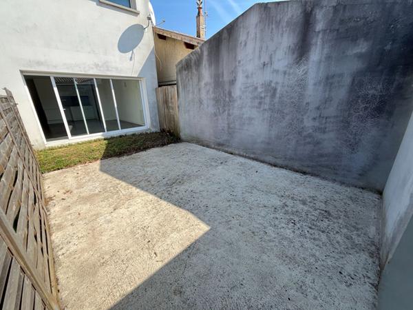 33150 CENON - T2 à louer en rez-de-chaussée avec cour privative de 30m²