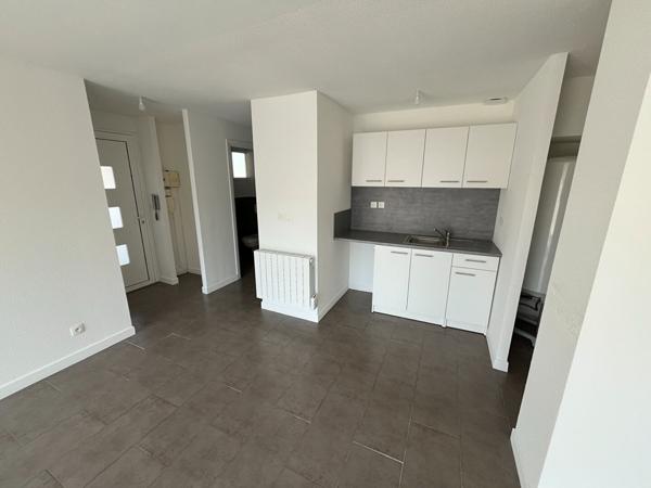33150 CENON - T2 à louer en rez-de-chaussée avec cour privative de 30m²