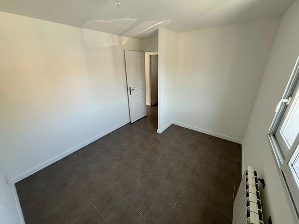 33150 CENON - T2 à louer en rez-de-chaussée avec cour privative de 30m²