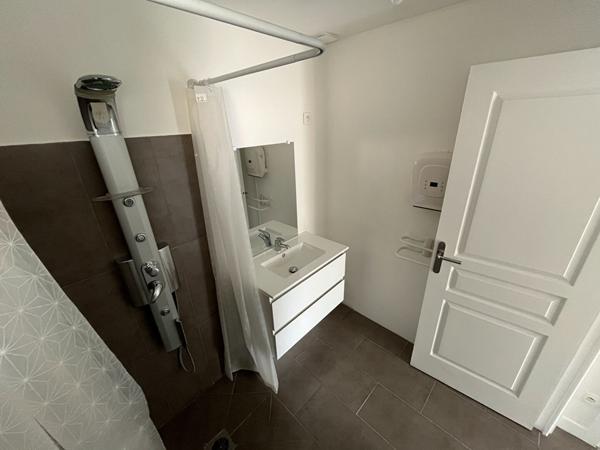 33150 CENON - T2 à louer en rez-de-chaussée avec cour privative de 30m²