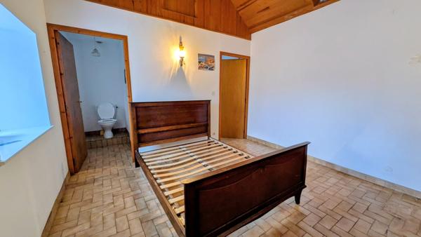 Locronan (29180) A rénover longère de 113 m²