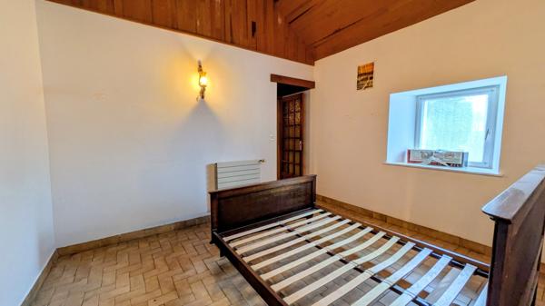 Locronan (29180) A rénover longère de 113 m²