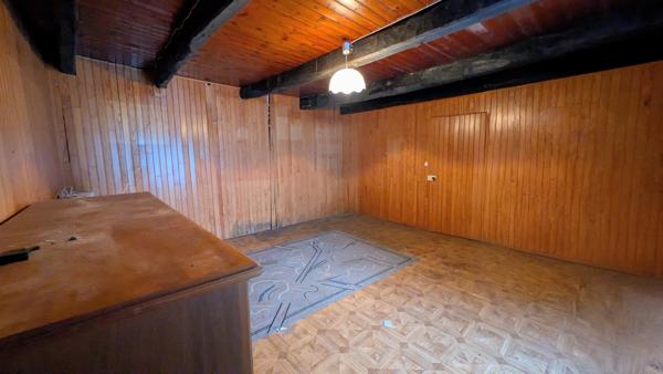 Locronan (29180) A rénover longère de 113 m²