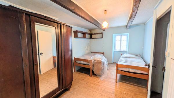 Locronan (29180) A rénover longère de 113 m²