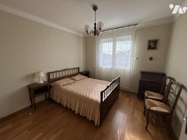 BRAINS : A vendre Maison situé dans le bourg