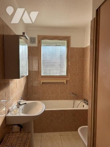 BRAINS : A vendre Maison situé dans le bourg