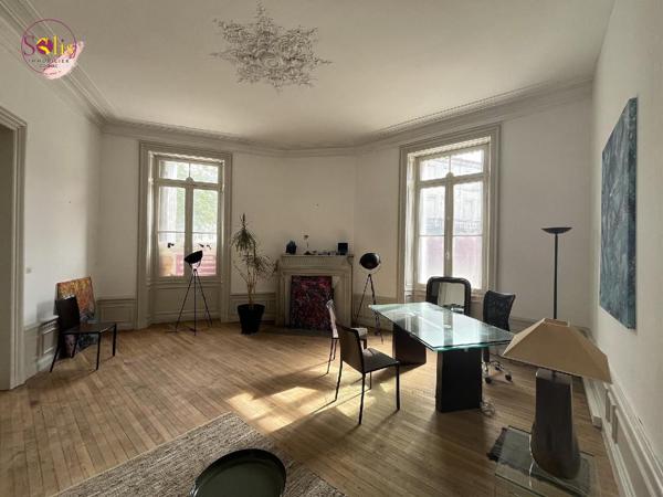 Bureaux de plain pied en centre ville de COGNAC ! Profitez ...