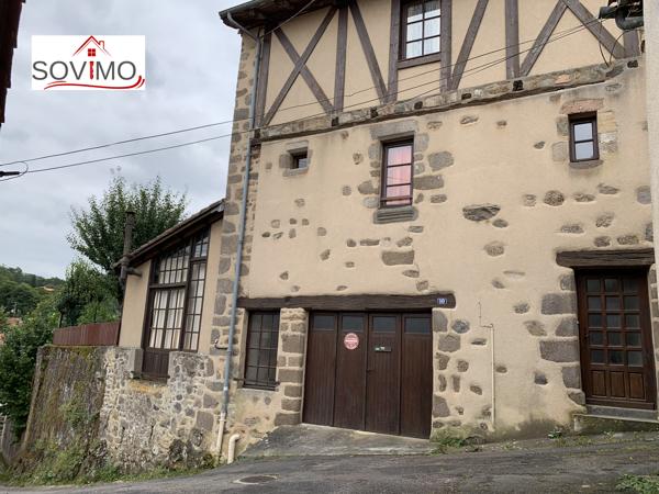 SUR LES HAUTEURS DE LA VILLE, CADRE AGRÉABLE, MAISON MÉDIÉVALE EN PIERRE AVEC GARAGE ET JARDIN