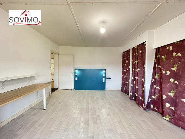 MAISON DE VILLAGE TOUT CONFORT, GARAGE ATTENANT, COUR, TERRAIN SÉPARÉ CONSTRUCTIBLE
