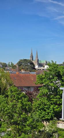 Grand T3 refait à neuf chartres quartier  chanzy /comtesses