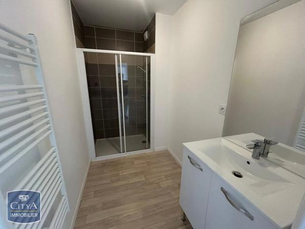 Appartement à louer 3 pièces 63.4m² Tours (37100)