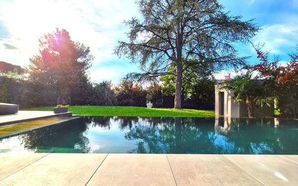 Maison à vendre    6 pièces • 260 m2 Toulouse