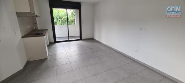 A louer grand studio neuf pour étudiant d'environ 34 m² à l'université du Tampon