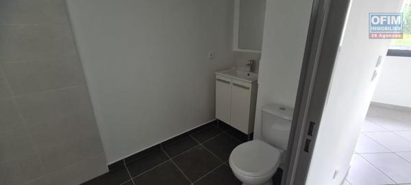 A louer grand studio neuf pour étudiant d'environ 34 m² à l'université du Tampon