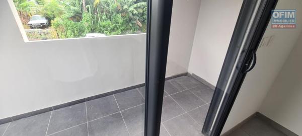 A louer grand studio neuf pour étudiant d'environ 34 m² à l'université du Tampon