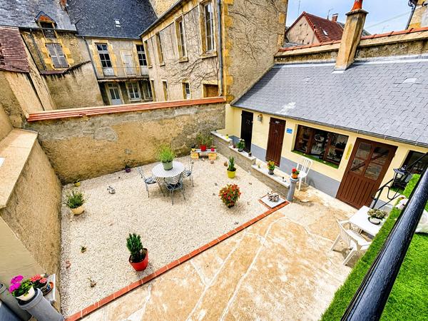 Maison Premery centre ville  30min Nevers  132m2 5 pieces annexes