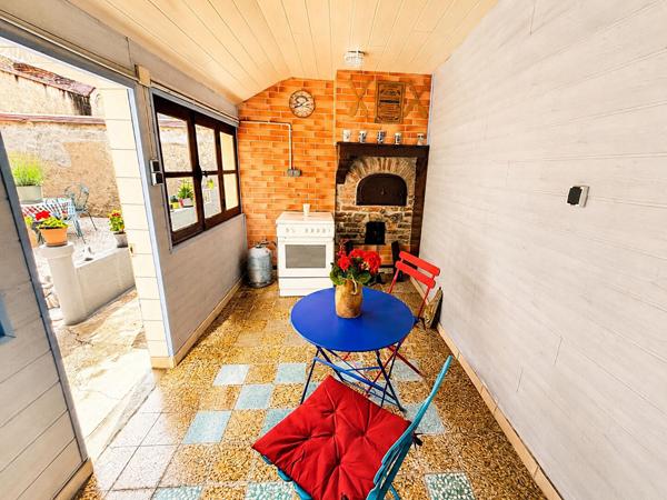 Maison Premery centre ville  30min Nevers  132m2 5 pieces annexes
