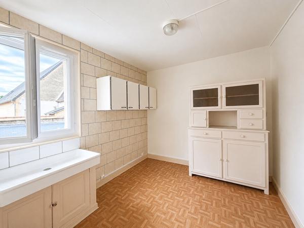 Maison Premery centre ville  30min Nevers  132m2 5 pieces annexes