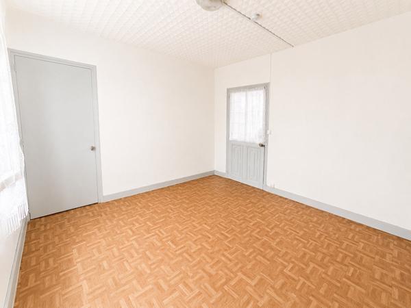 Maison Premery centre ville  30min Nevers  132m2 5 pieces annexes