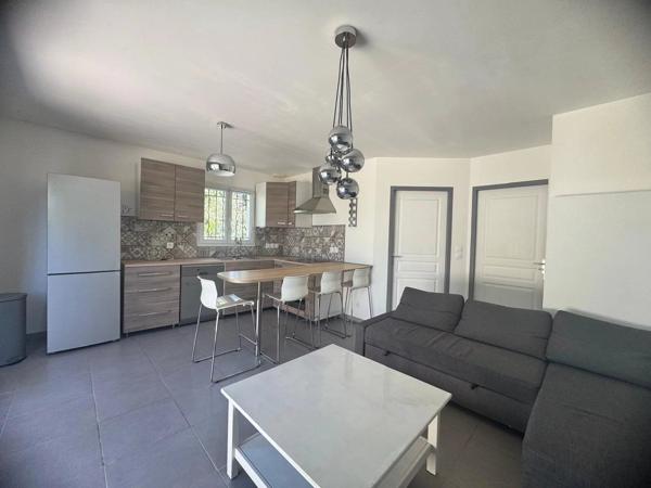 Vente                                                      Appartement
                        
                     2 pièces                      38 m2                     à Pertuis
