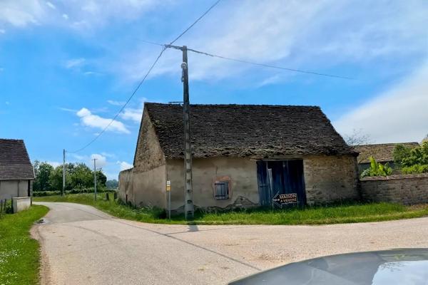 Simandre (71290) Ensemble immobilier en pierre à rénover à Simandre (71)