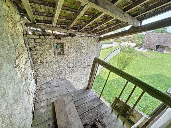 Simandre (71290) Ensemble immobilier en pierre à rénover à Simandre (71)