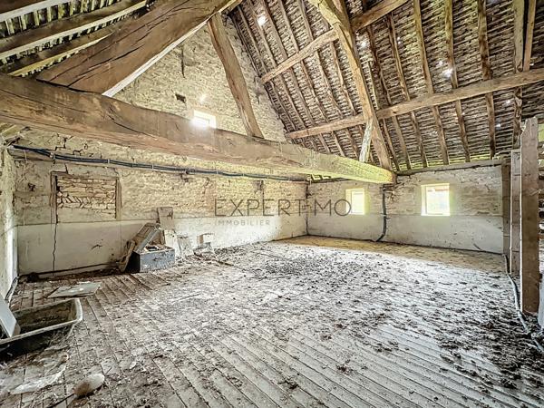 Simandre (71290) Ensemble immobilier en pierre à rénover à Simandre (71)