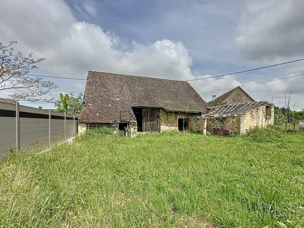 Simandre (71290) Ensemble immobilier en pierre à rénover à Simandre (71)