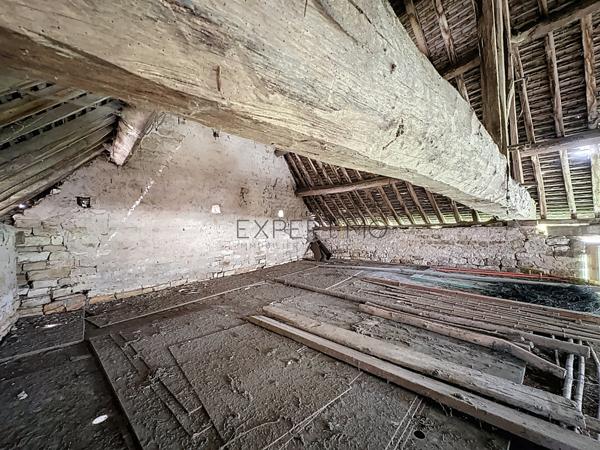 Simandre (71290) Ensemble immobilier en pierre à rénover à Simandre (71)