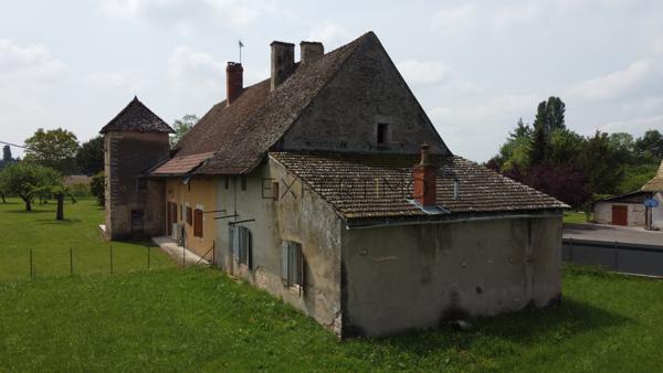 Simandre (71290) Ensemble immobilier en pierre à rénover à Simandre (71)