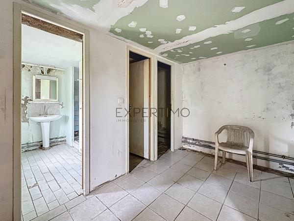 Simandre (71290) Ensemble immobilier en pierre à rénover à Simandre (71)