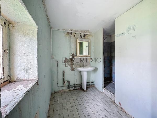 Simandre (71290) Ensemble immobilier en pierre à rénover à Simandre (71)