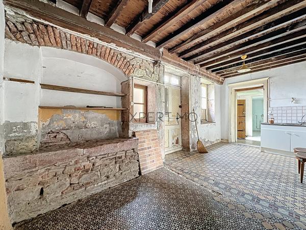 Simandre (71290) Ensemble immobilier en pierre à rénover à Simandre (71)