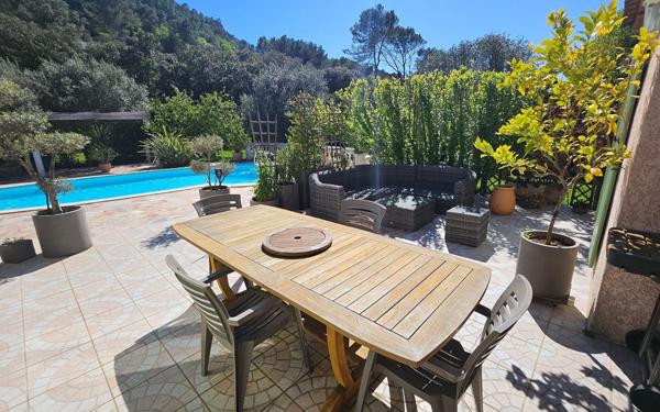 Maison à vendre    5 pièces • 150 m2 La Bouilladisse