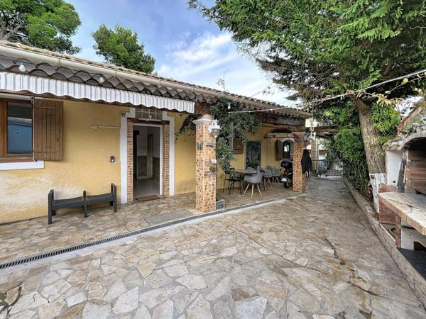 Maison de plain pied avec piscine, chemin de Sormiou