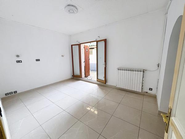 Maison de plain pied avec piscine, chemin de Sormiou