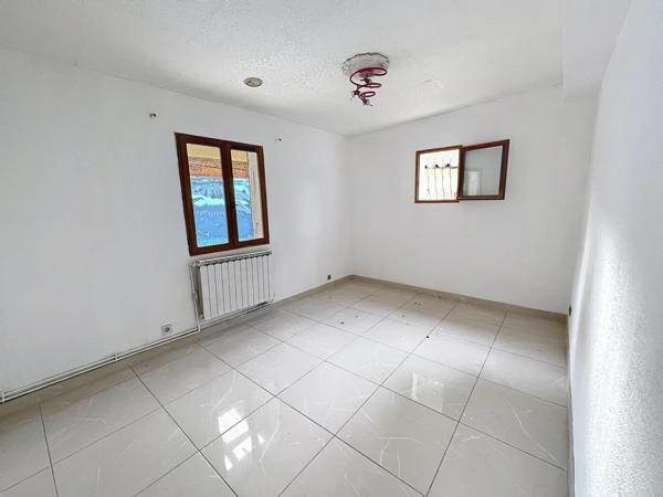 Maison de plain pied avec piscine, chemin de Sormiou