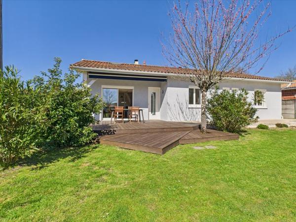 Maison rénovée d'environ 115m² hab avec dépendance sur terrain de 1976m2 , Sadirac Maison rénovée d'environ 115m² hab avec dépendance sur terrain de 1976m2 , Sadirac