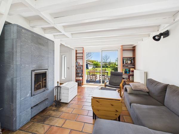 Maison rénovée d'environ 115m² hab avec dépendance sur terrain de 1976m2 , Sadirac Maison rénovée d'environ 115m² hab avec dépendance sur terrain de 1976m2 , Sadirac