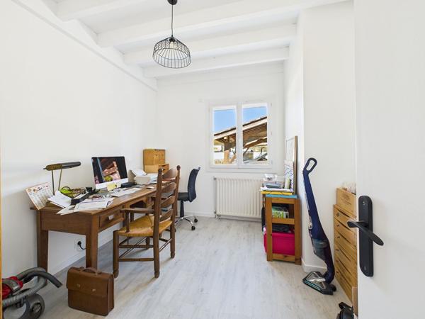 Maison rénovée d'environ 115m² hab avec dépendance sur terrain de 1976m2 , Sadirac Maison rénovée d'environ 115m² hab avec dépendance sur terrain de 1976m2 , Sadirac