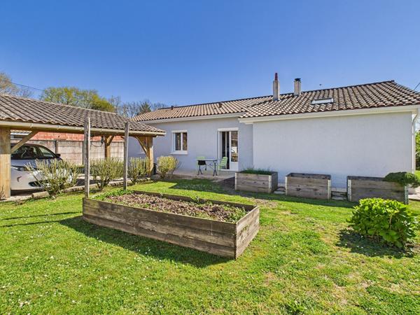 Maison rénovée d'environ 115m² hab avec dépendance sur terrain de 1976m2 , Sadirac Maison rénovée d'environ 115m² hab avec dépendance sur terrain de 1976m2 , Sadirac