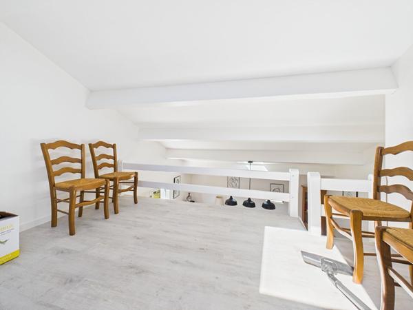 Maison rénovée d'environ 115m² hab avec dépendance sur terrain de 1976m2 , Sadirac Maison rénovée d'environ 115m² hab avec dépendance sur terrain de 1976m2 , Sadirac