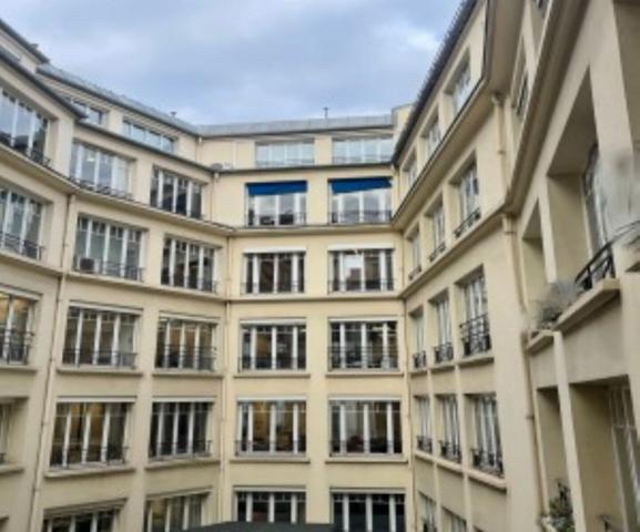Bureaux à louer à PARIS 75008
