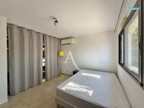 PÉROLS : RARE ! MAISON 4 FACES AVEC PISCINE - 5 PIÈCES - 105 M² - 3 CHAMBRES - JARDIN 335 M2 ENVIRON LOCATION MEUBLÉE À L'ANNÉE
