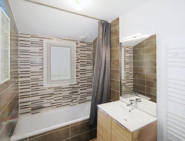 AUCAMVILLE Centre : Villa T4 duplex récente