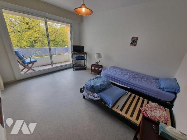 A vendre à Romorantin, un studio situé résidence du Parc, composé d'une pièce principale, une c...