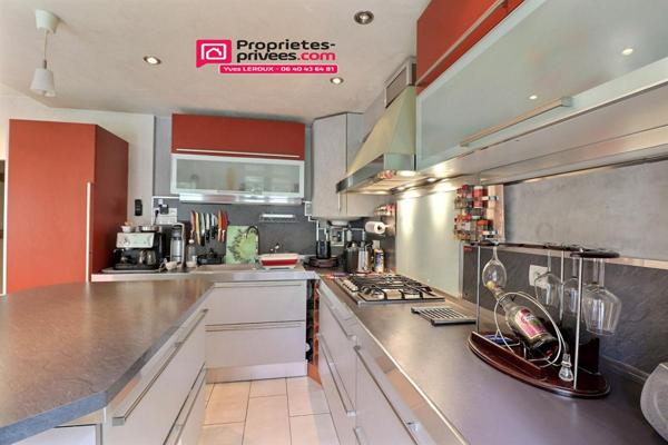 GRAND TYPE 2 Annecy Romains PARKING PRIVÉ