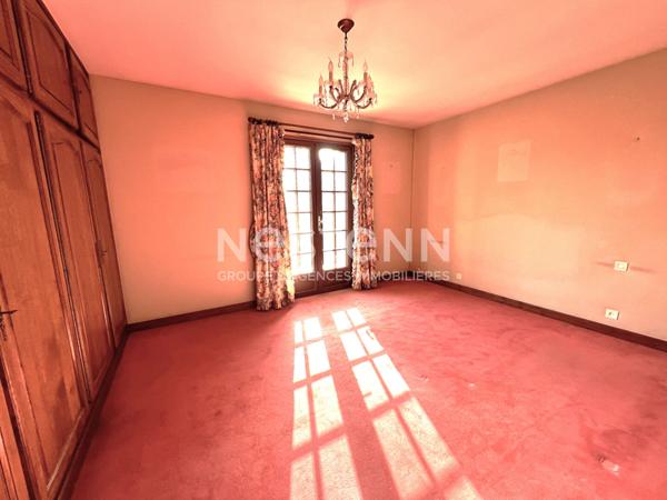 Belle maison familiale 5 chambres, terrain et dépendance, située à GIEVRES (LOIR ET CHER) proche commerces.