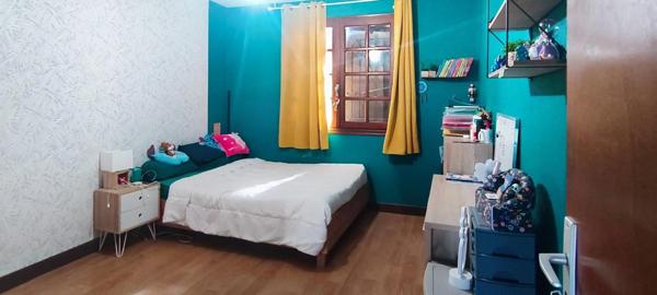 Espace et tranquillité pour cette maison familiale!