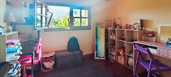 Espace et tranquillité pour cette maison familiale!